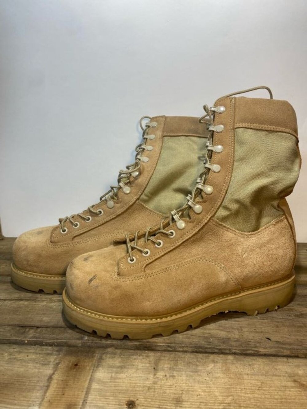 Steel Toe Hot Weather Combat Boots With Vibram Sole Size 265/100 US Size 9